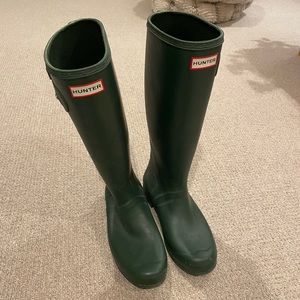 Green hunter boots- like new!